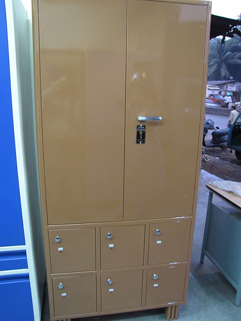 Cupboard_with_Bottom_Locker.jpg